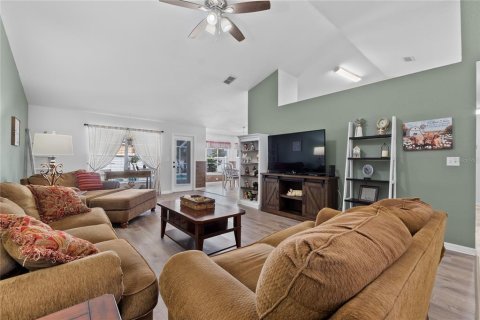 Casa en venta en Winter Haven, Florida, 4 dormitorios, 216.18 m2 № 1912637 - foto 7