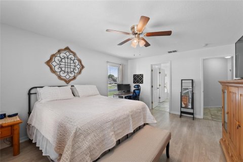 Casa en venta en Winter Haven, Florida, 4 dormitorios, 216.18 m2 № 1912637 - foto 19