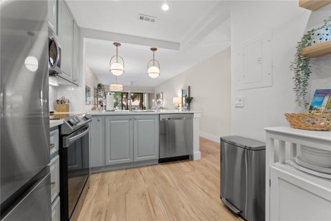 Copropriété à louer à Saint Petersburg, Floride: 2 chambres, 82.68 m2 № 1203479 - photo 9