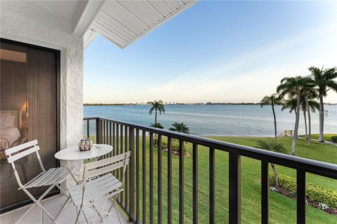 Condominio en alquiler en Saint Petersburg, Florida, 2 dormitorios, 82.68 m2 № 1203479 - foto 5
