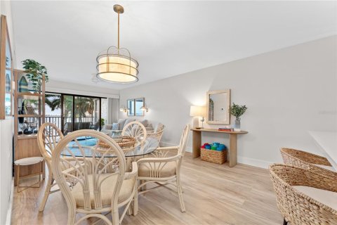 Condominio en alquiler en Saint Petersburg, Florida, 2 dormitorios, 82.68 m2 № 1203479 - foto 15