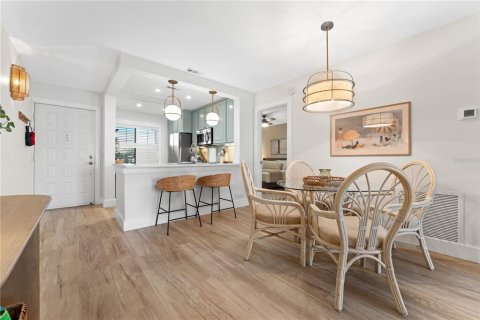 Condominio en alquiler en Saint Petersburg, Florida, 2 dormitorios, 82.68 m2 № 1203479 - foto 13
