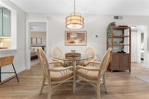 Condominio en alquiler en Saint Petersburg, Florida, 2 dormitorios, 82.68 m2 № 1203479 - foto 14