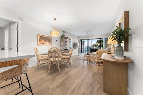 Condominio en alquiler en Saint Petersburg, Florida, 2 dormitorios, 82.68 m2 № 1203479 - foto 19