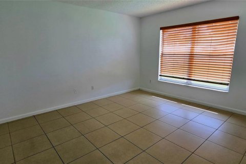 Villa ou maison à louer à Kissimmee, Floride: 3 chambres, 133.22 m2 № 2395554 - photo 6