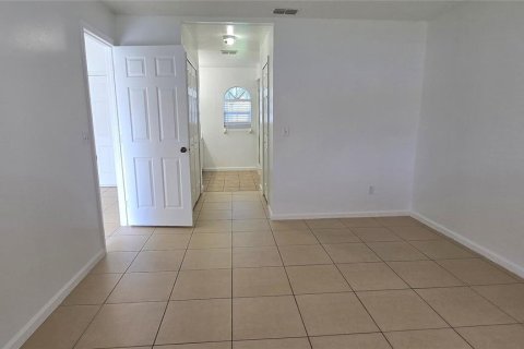 Villa ou maison à louer à Kissimmee, Floride: 3 chambres, 133.22 m2 № 2395554 - photo 7