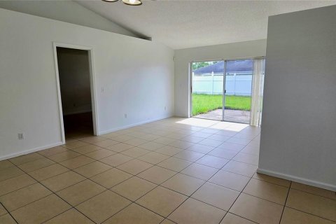 Villa ou maison à louer à Kissimmee, Floride: 3 chambres, 133.22 m2 № 2395554 - photo 4