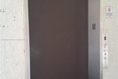 Condominio en venta en Doral, Florida, 2 dormitorios, 105.35 m2 № 1979519 - foto 16