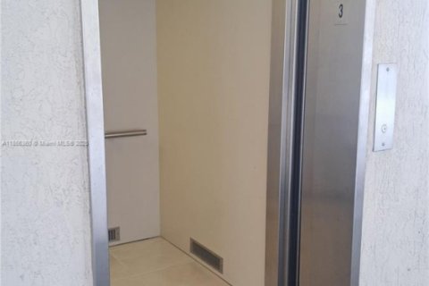 Condominio en venta en Doral, Florida, 2 dormitorios, 105.35 m2 № 1979519 - foto 17