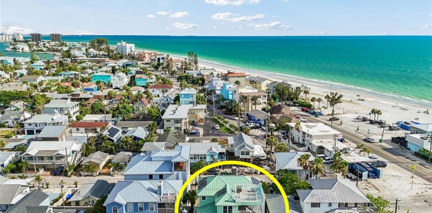 Casa en Treasure Island, Florida 4 dormitorios, 196.12 m2 № 2157922