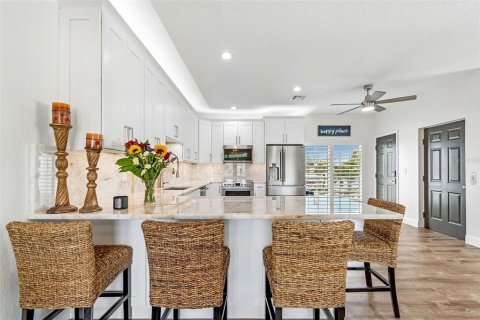 Casa en venta en Treasure Island, Florida, 4 dormitorios, 196.12 m2 № 2157922 - foto 10