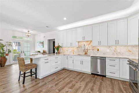 Casa en venta en Treasure Island, Florida, 4 dormitorios, 196.12 m2 № 2157922 - foto 18