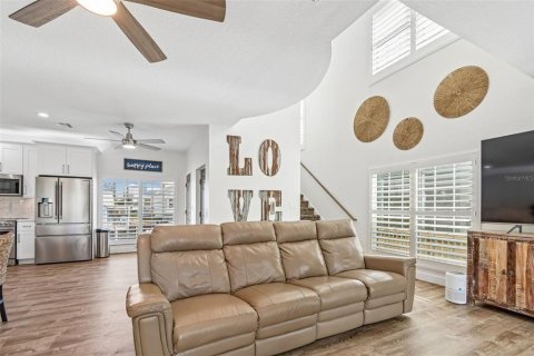 Casa en venta en Treasure Island, Florida, 4 dormitorios, 196.12 m2 № 2157922 - foto 15