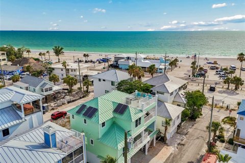 Casa en venta en Treasure Island, Florida, 4 dormitorios, 196.12 m2 № 2157922 - foto 4