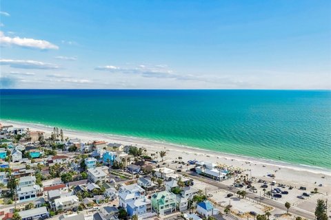 Casa en venta en Treasure Island, Florida, 4 dormitorios, 196.12 m2 № 2157922 - foto 2