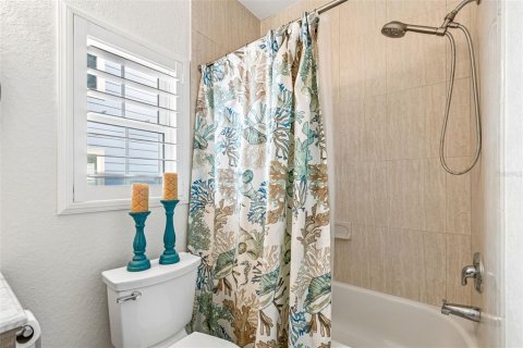 Casa en venta en Treasure Island, Florida, 4 dormitorios, 196.12 m2 № 2157922 - foto 25