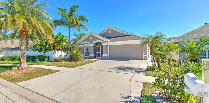 Casa en Riverview, Florida 4 dormitorios, 210.89 m2 № 2232911