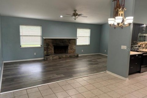 House in Gainesville, Florida 3 bedrooms, 139.45 sq.m. № 2091815 - photo 2