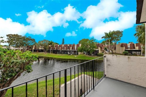 Propiedad comercial en alquiler en Pembroke Pines, Florida, 1 dormitorio, 150.13 m2 № 2011720 - foto 10