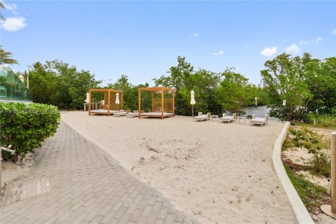 Купить кондоминиум в Норт-Майами-Бич, Флорида 3 спальни, 144.56м2, № 1981683 - фото 15
