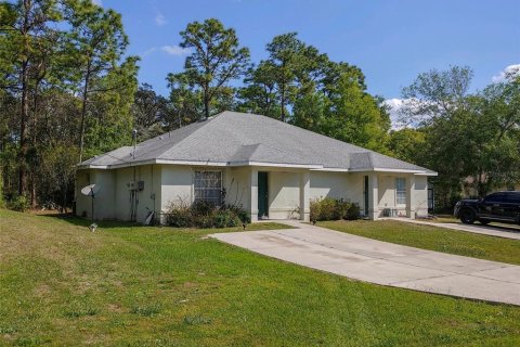 Duplex in Homosassa, Florida 4 bedrooms, 218.51 sq.m. № 1751473 - photo 1