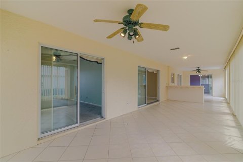 House in Ocala, Florida 3 bedrooms, 207.45 sq.m. № 2230920 - photo 18