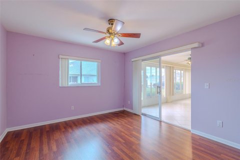 House in Ocala, Florida 3 bedrooms, 207.45 sq.m. № 2230920 - photo 12