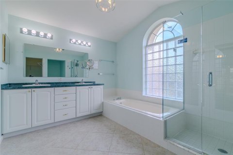 House in Ocala, Florida 3 bedrooms, 207.45 sq.m. № 2230920 - photo 11