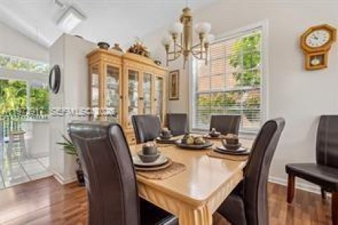 House in Pembroke Pines, Florida 3 bedrooms, 193.89 sq.m. № 2033531 - photo 7