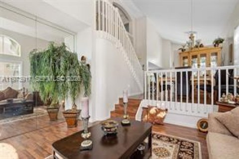 House in Pembroke Pines, Florida 3 bedrooms, 193.89 sq.m. № 2033531 - photo 5