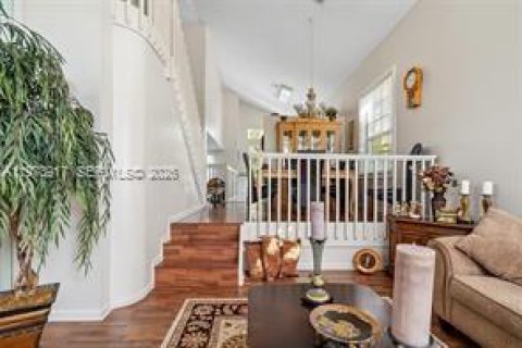 House in Pembroke Pines, Florida 3 bedrooms, 193.89 sq.m. № 2033531 - photo 4