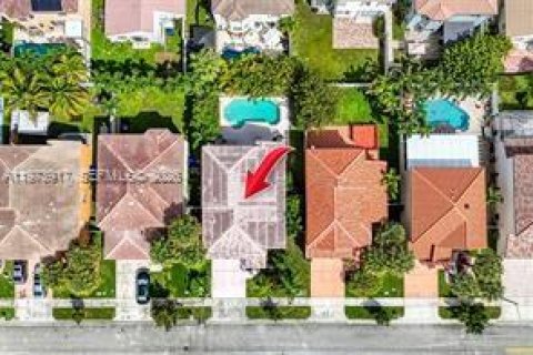 House in Pembroke Pines, Florida 3 bedrooms, 193.89 sq.m. № 2033531 - photo 19