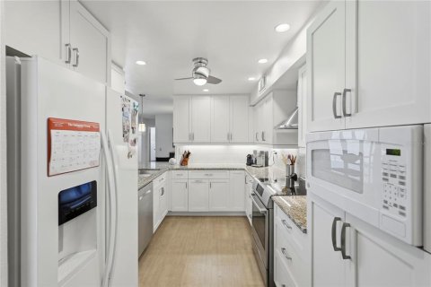 Купить кондоминиум в Сент-Питерсберг, Флорида 4 комнаты, 122.63м2, № 2212224 - фото 14