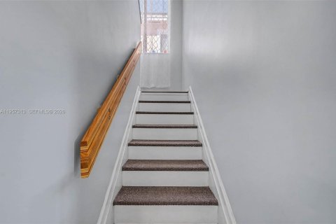 Casa en venta en Homestead, Florida, 4 dormitorios, 163.69 m2 № 2011883 - foto 10