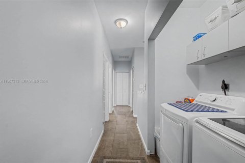 Casa en venta en Homestead, Florida, 4 dormitorios, 163.69 m2 № 2011883 - foto 18