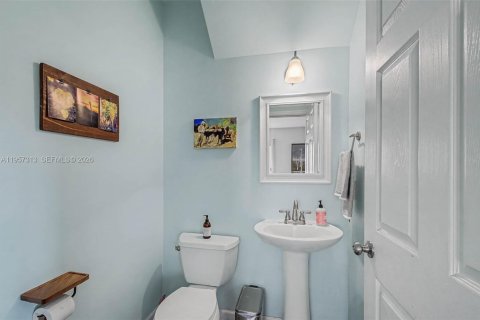 Casa en venta en Homestead, Florida, 4 dormitorios, 163.69 m2 № 2011883 - foto 9