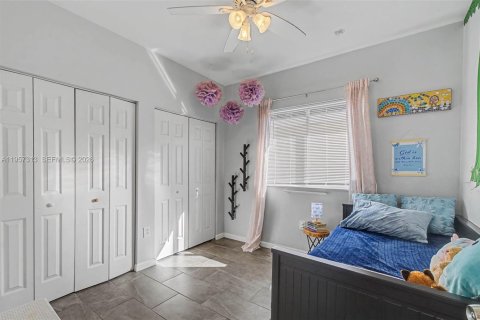 Casa en venta en Homestead, Florida, 4 dormitorios, 163.69 m2 № 2011883 - foto 15