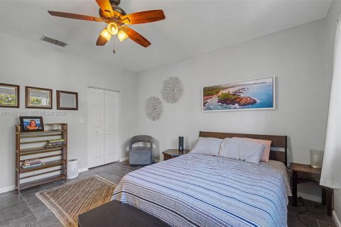 Casa en venta en Homestead, Florida, 4 dormitorios, 163.69 m2 № 2011883 - foto 12