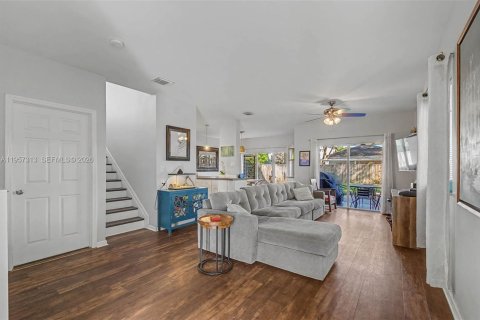 Casa en venta en Homestead, Florida, 4 dormitorios, 163.69 m2 № 2011883 - foto 3