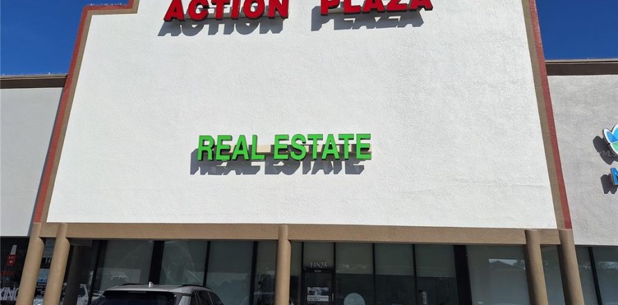 Commercial property in Tampa, Florida 200.67 sq.m. № 2099109