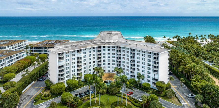 Immobilier commercial à Palm Beach, Floride 3 chambres, 182 m2 № 1061143