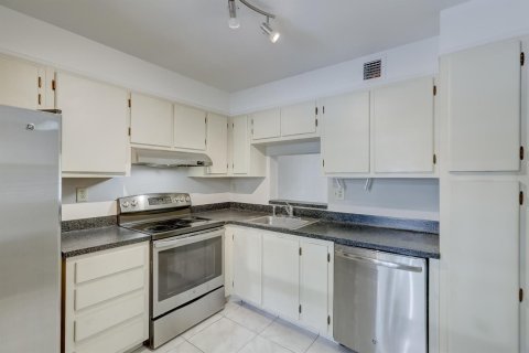 Copropriété à vendre à Tamarac, Floride: 2 chambres, 95.04 m2 № 2179995 - photo 15