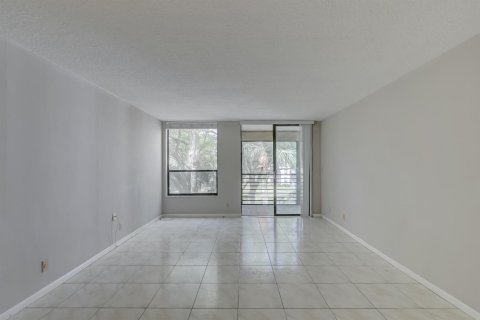 Copropriété à vendre à Tamarac, Floride: 2 chambres, 95.04 m2 № 2179995 - photo 13