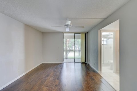 Copropriété à vendre à Tamarac, Floride: 2 chambres, 95.04 m2 № 2179995 - photo 17