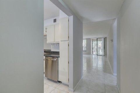 Copropriété à vendre à Tamarac, Floride: 2 chambres, 95.04 m2 № 2179995 - photo 6