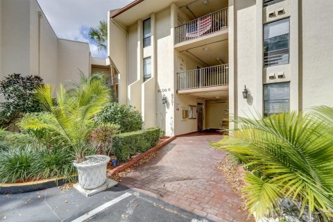 Copropriété à vendre à Tamarac, Floride: 2 chambres, 95.04 m2 № 2179995 - photo 4