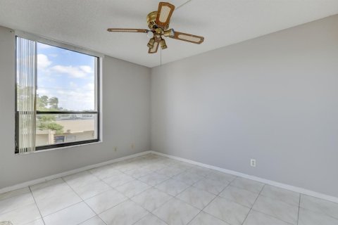 Copropriété à vendre à Tamarac, Floride: 2 chambres, 95.04 m2 № 2179995 - photo 21