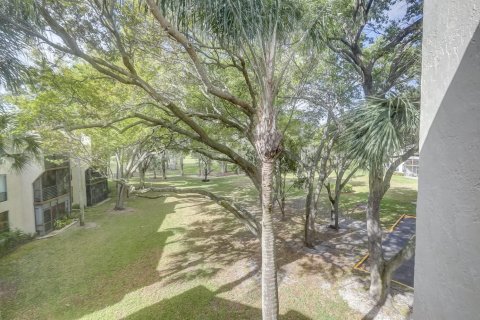 Copropriété à vendre à Tamarac, Floride: 2 chambres, 95.04 m2 № 2179995 - photo 12