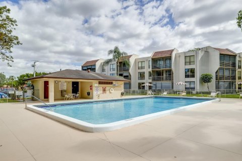 Copropriété à vendre à Tamarac, Floride: 2 chambres, 95.04 m2 № 2179995 - photo 29