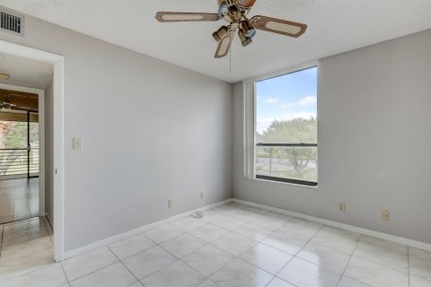 Copropriété à vendre à Tamarac, Floride: 2 chambres, 95.04 m2 № 2179995 - photo 22